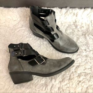 Soda gray & black strappy ankle boots , sz 7